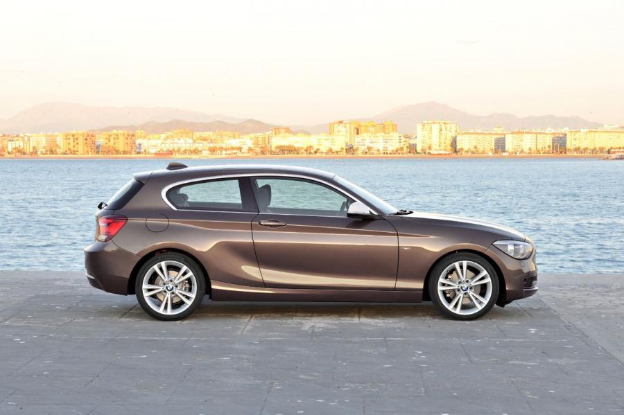  BMW 1-Series 2013 года  (фото 23 из 42)